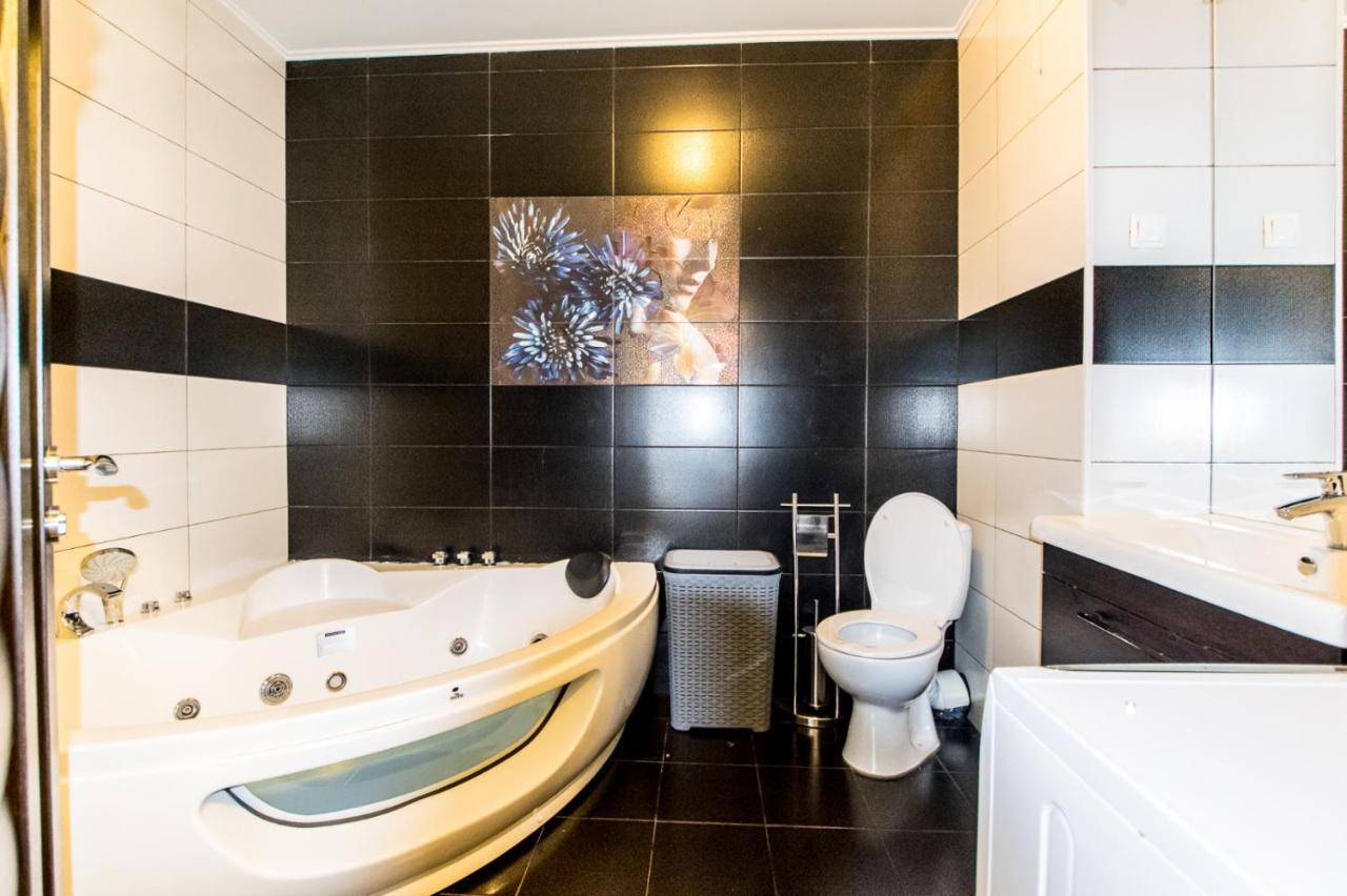 Luxury Hotel Riviera Cluj Napoca Bagian luar foto